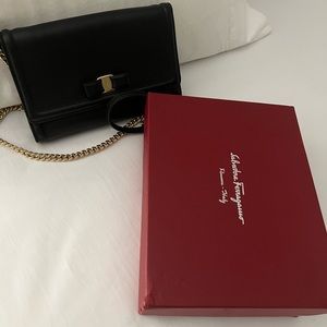 Ferragamo cross bag poco uso 💯 original I don’t acepte return